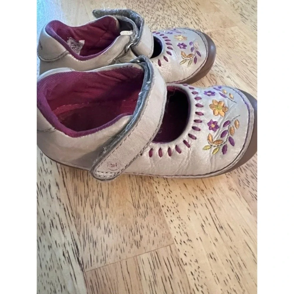 Stride Rite Mary Jane Kids 5 Silver Good Floral Embroidered Leather Shoes